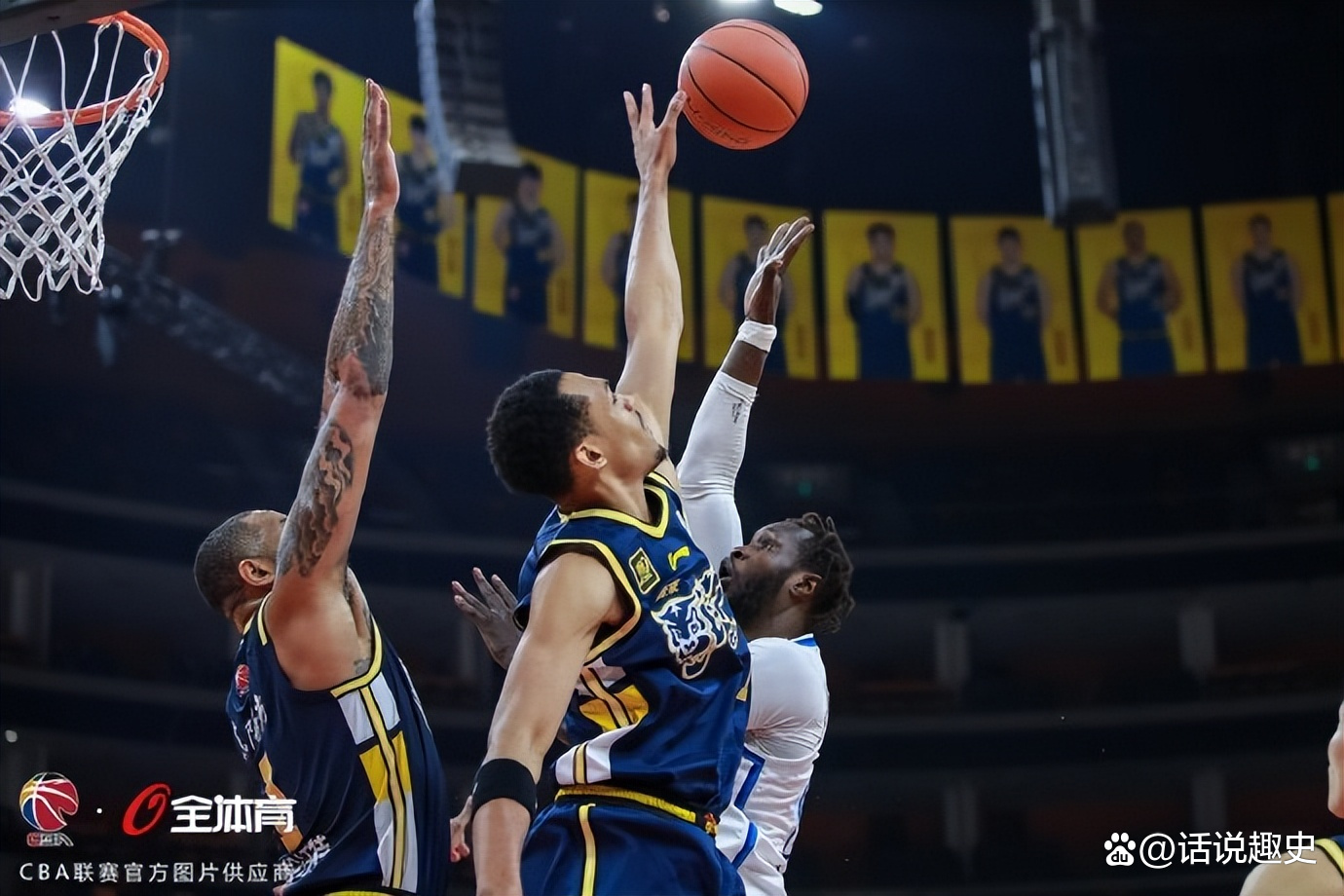 开云体育在线-豪强之争：亚洲足球迎来巅峰对决的简单介绍