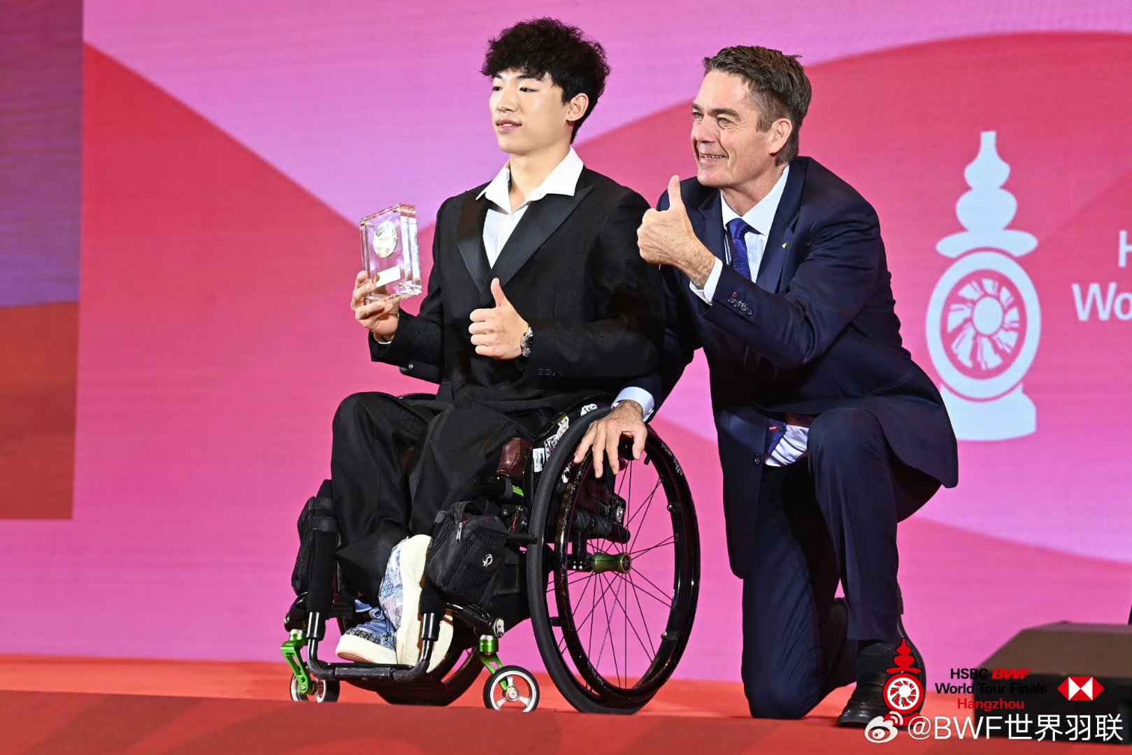 开云平台-力拼胜利！球员奋勇争夺冠军宝座的简单介绍