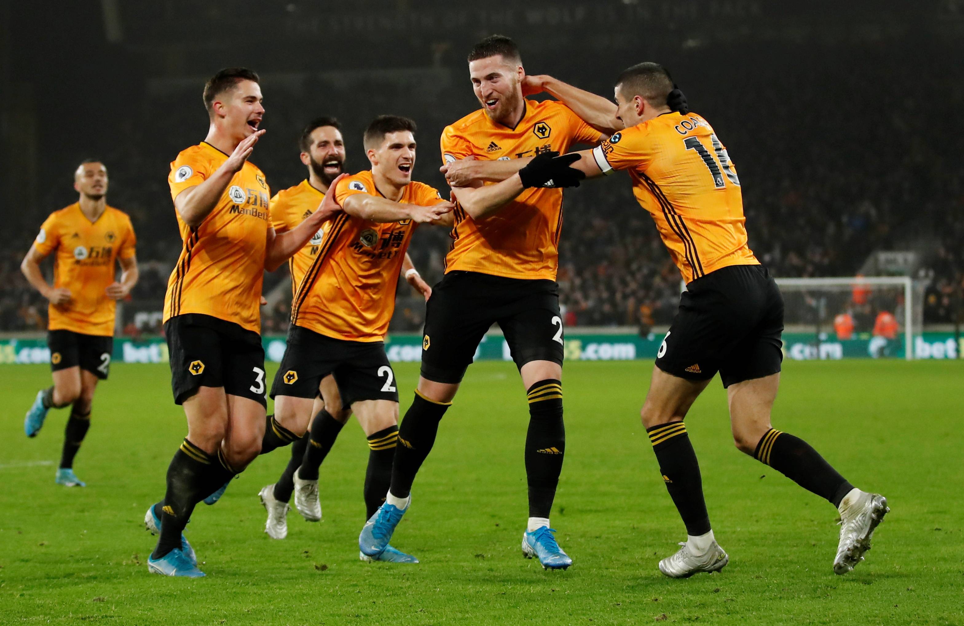 本赛季足球比赛中出现了多处悬念