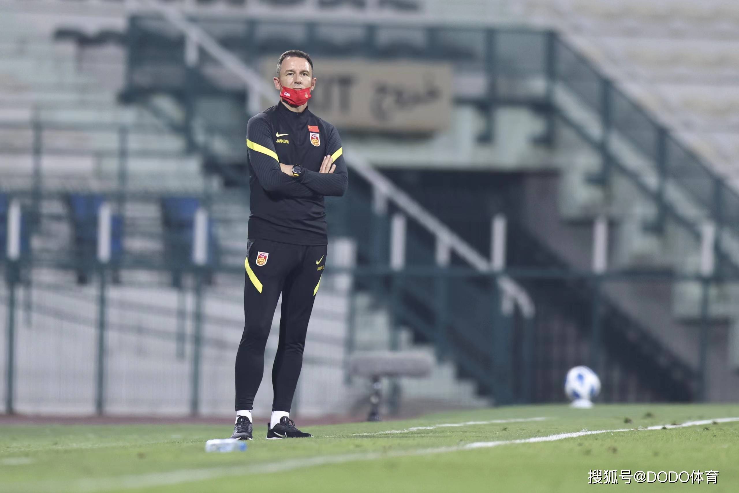 开云体育官网-体育比赛中，球员们竭尽所能