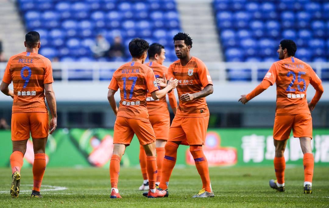 球队新援表现抢眼，带领球队胜利