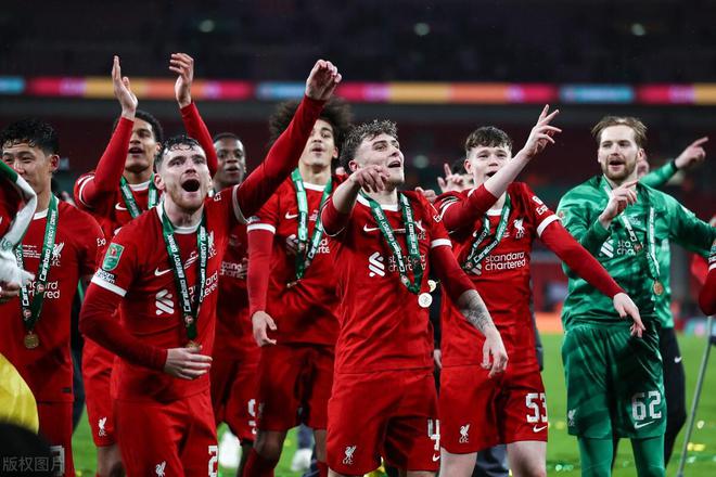 利物浦客场大胜南安普顿，升至榜首位置的简单介绍