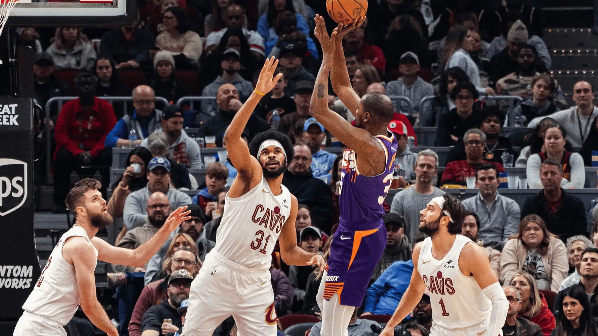 开云体育官方网站-太阳客场击败马刺，登贝茨成为全场最佳球员