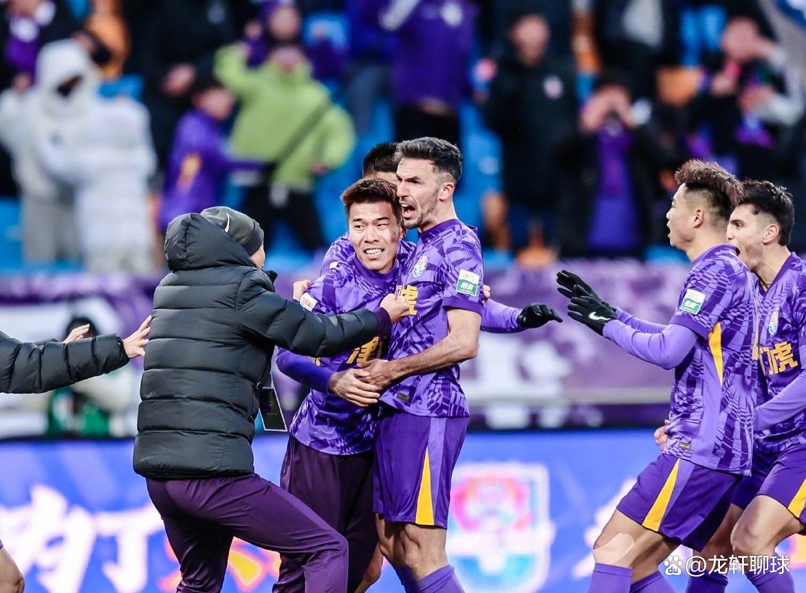 开云体育APP下载-中超联赛球员的拼尽全力，赛场上犹如剑拔弩张的简单介绍