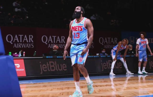 篮网大胜马刺实现四连胜