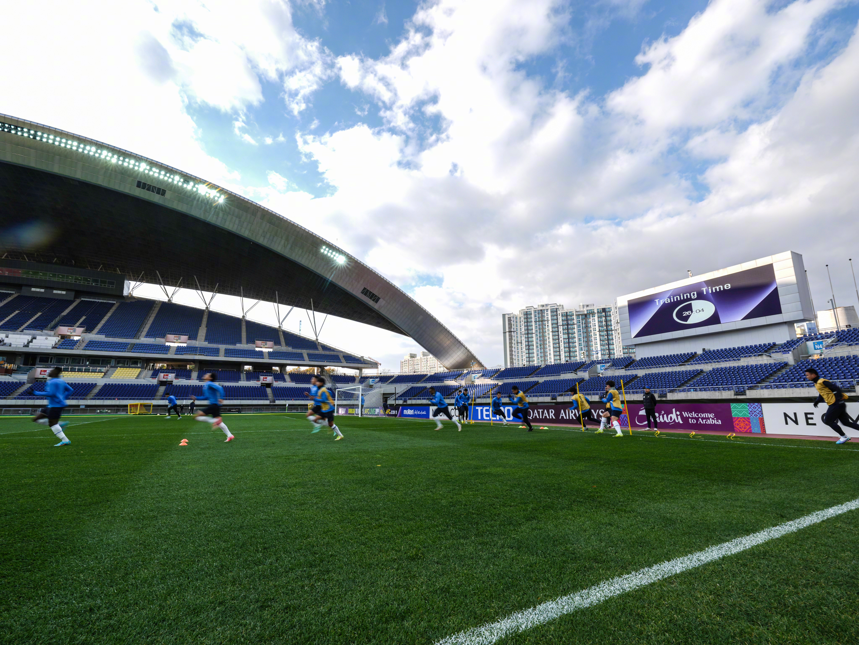 首尔FC客场三球击败悉尼FC，轻取亚冠胜利