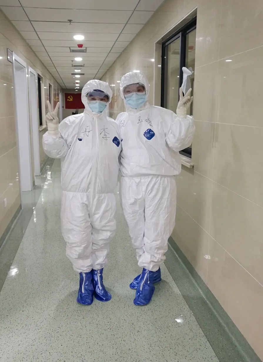 关于坚强的战士：女队选手英勇出征的信息