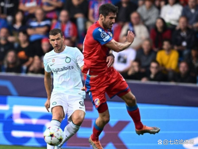 包含那不勒斯客场战胜劲旅，继续追赶前四名的词条