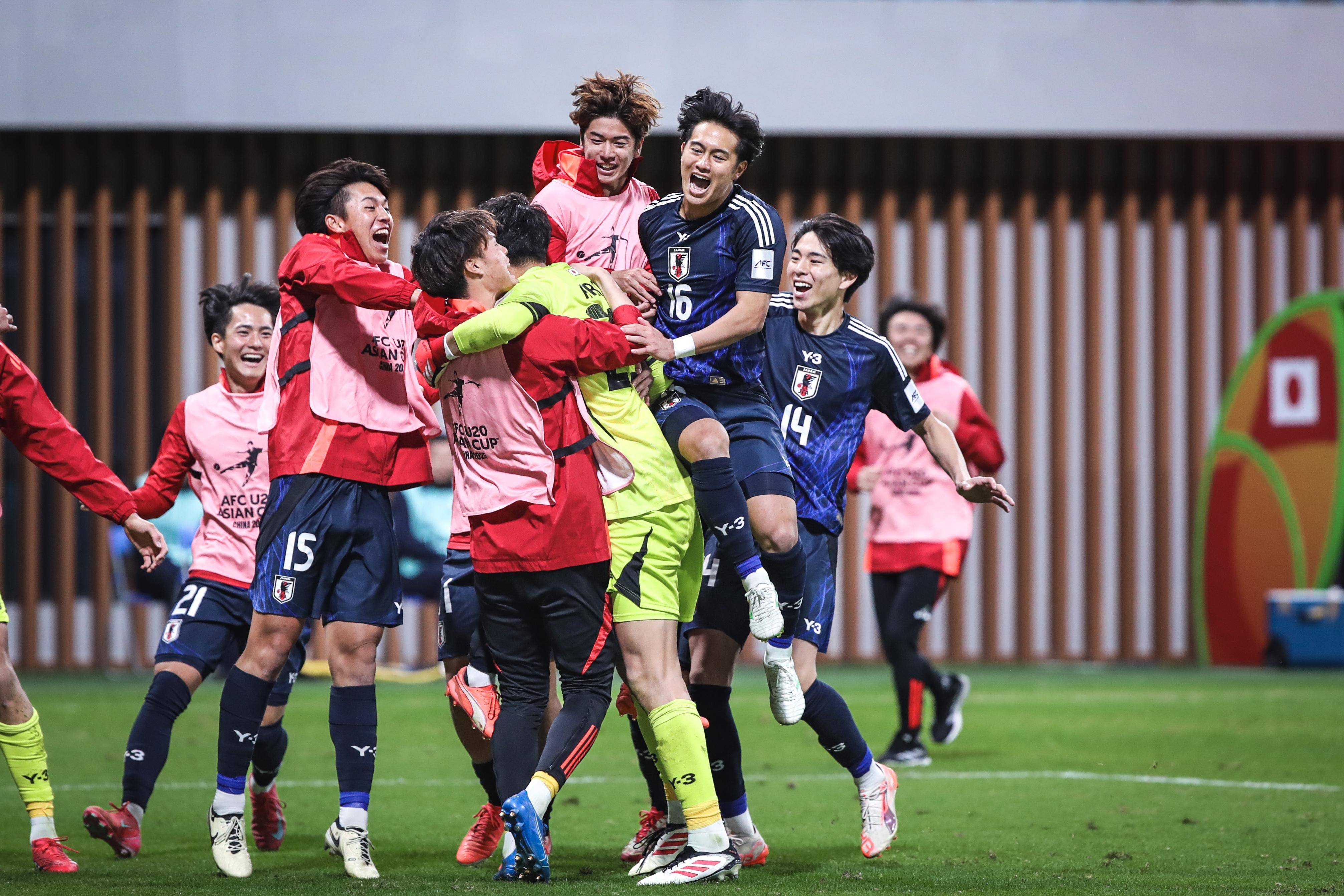 亚洲足球俱乐部在国际赛事中获奖