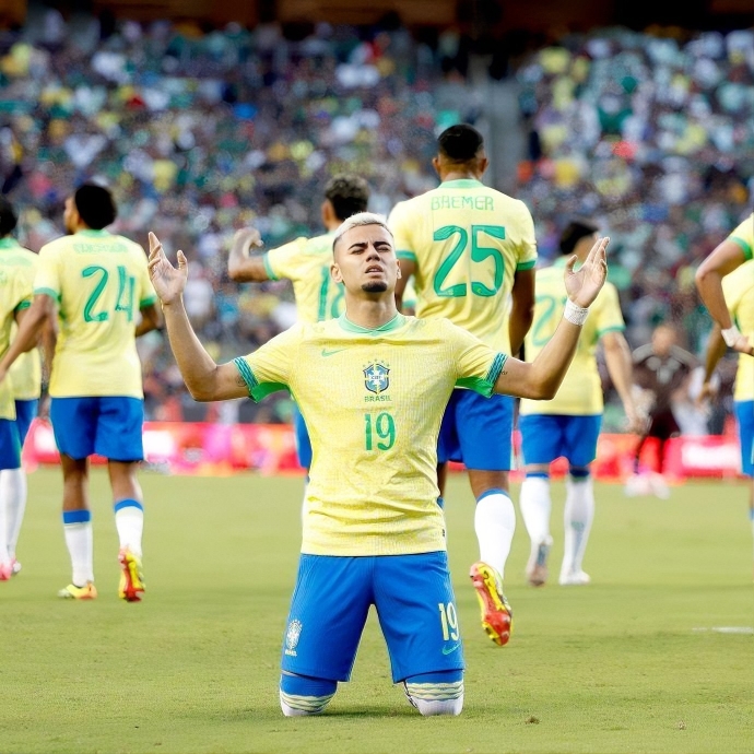 开云下载-包含西班牙队在比赛中展现出色表现，力压对手获胜的词条