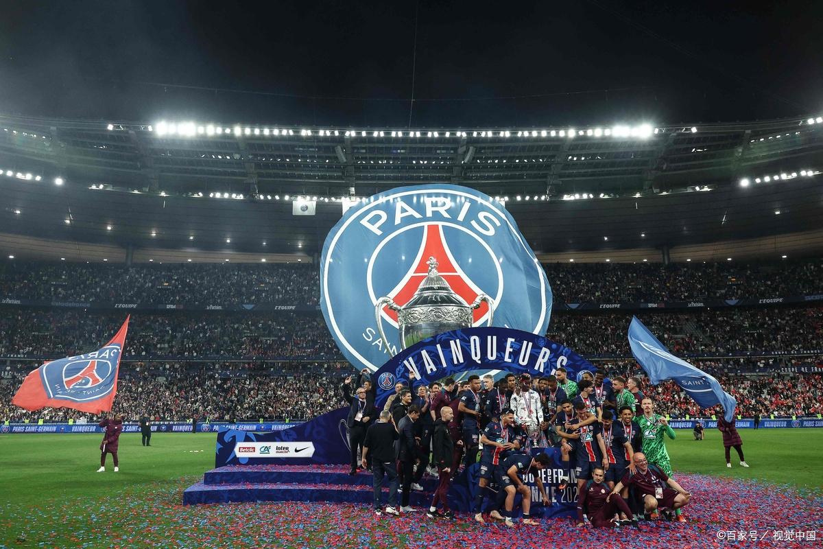 巴黎圣日耳曼庆功入主，决赛之路更近一步