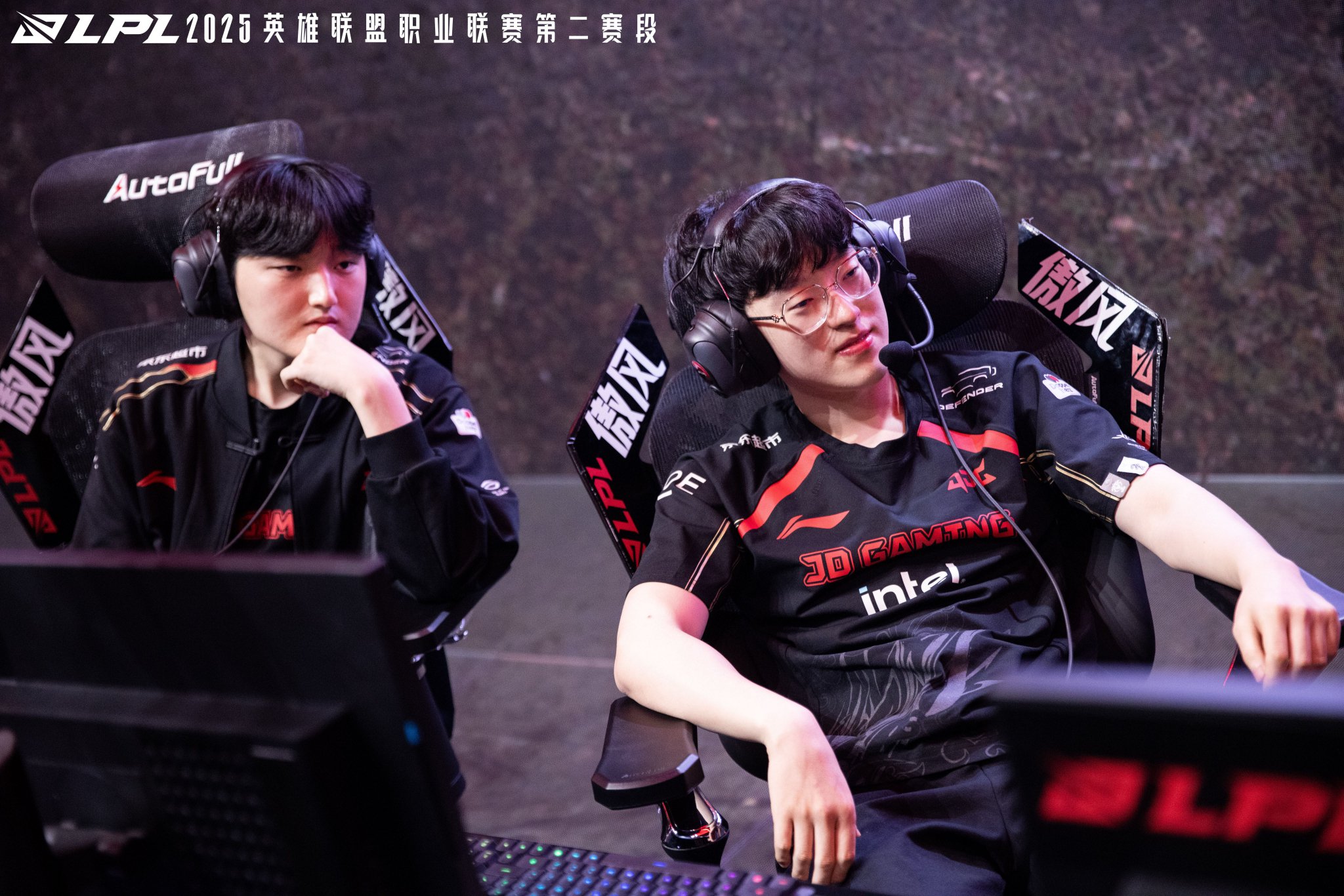 开云体育下载-FLY力克HLE，Lehends团战一打五激烈交锋淘汰赛，留下经典瞬间