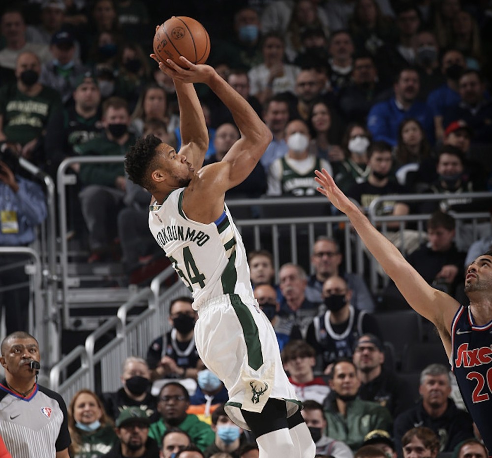 76人力克老鹰，恩比德32+14无德罗赛