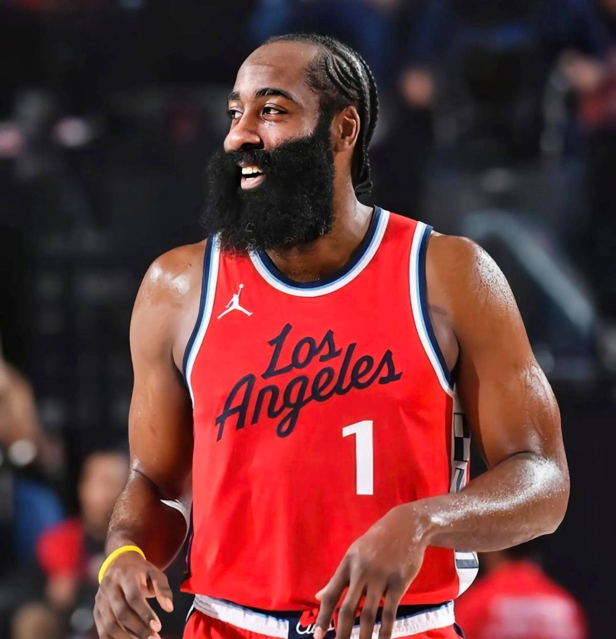 快船主场大胜独行侠，追平西部第二