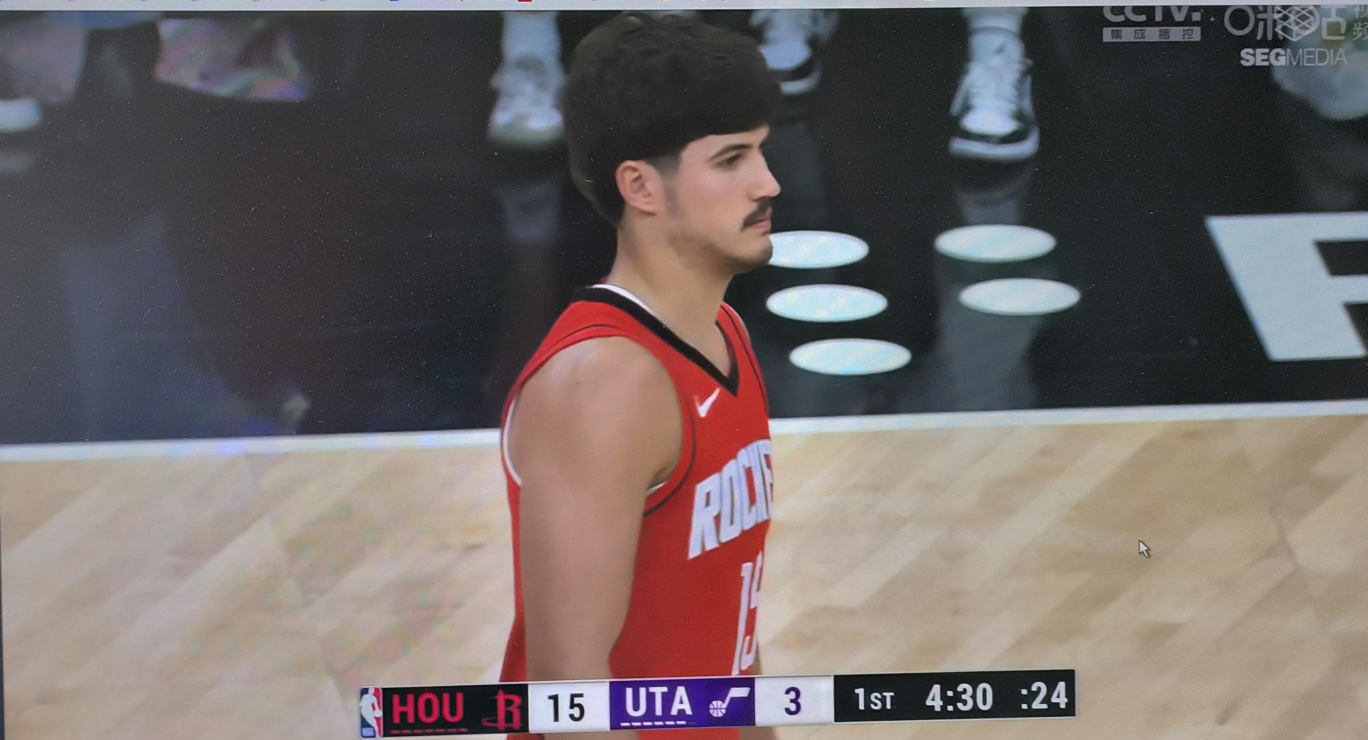 火箭队遭遇连败，季后赛前景黯淡