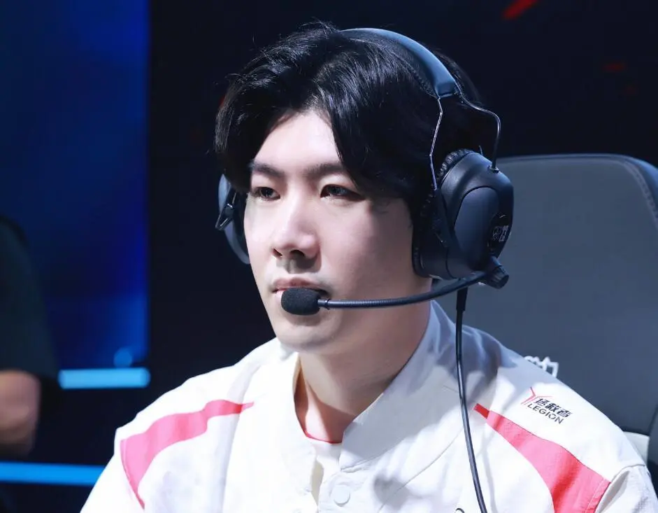 开云体育平台APP-WBG鏖战FLY，Zeus完成史诗逆转峡谷大战入围赛，让粉丝疯狂欢呼