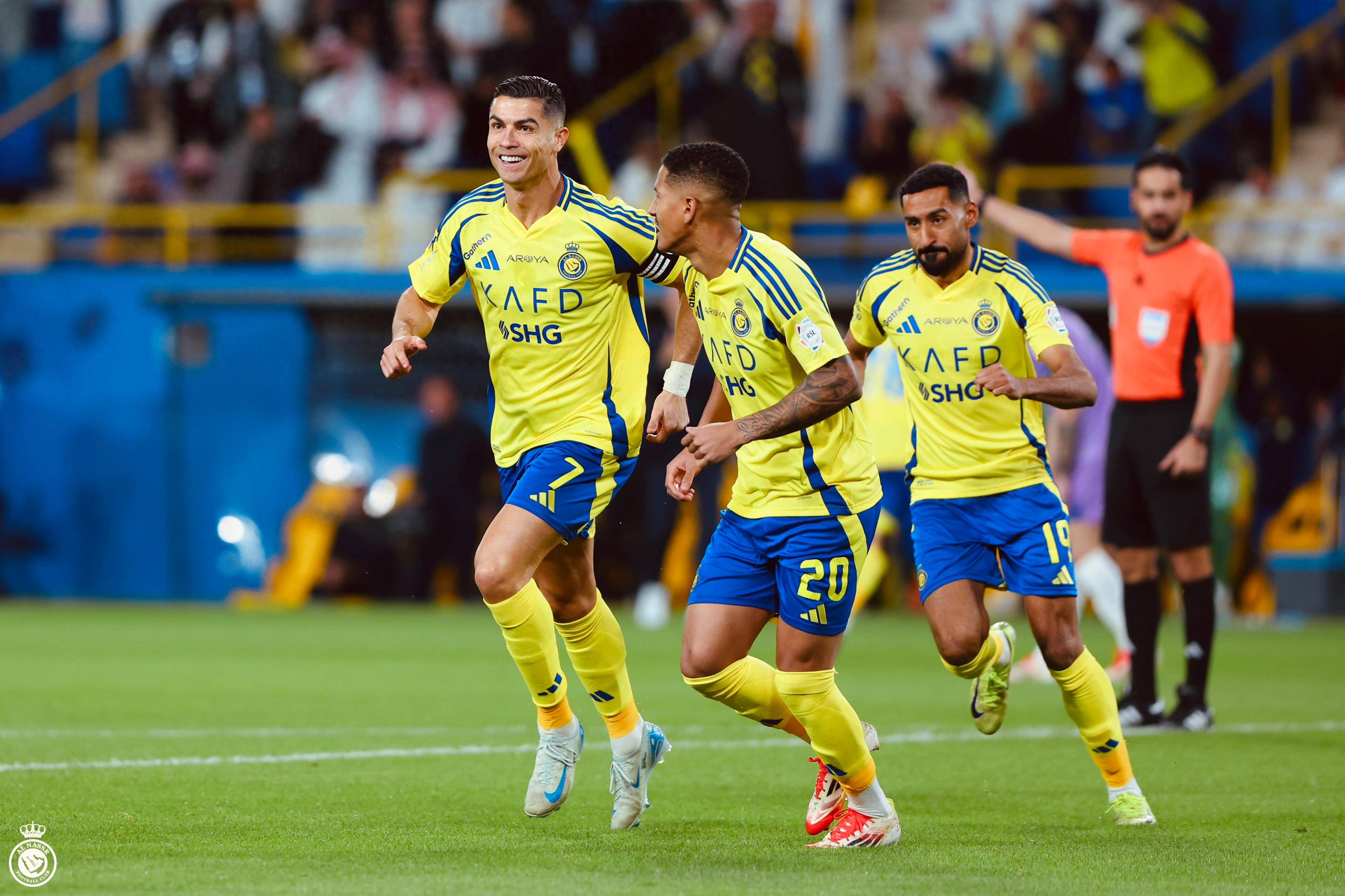 新晋球星闪耀赛场，成为焦点人物