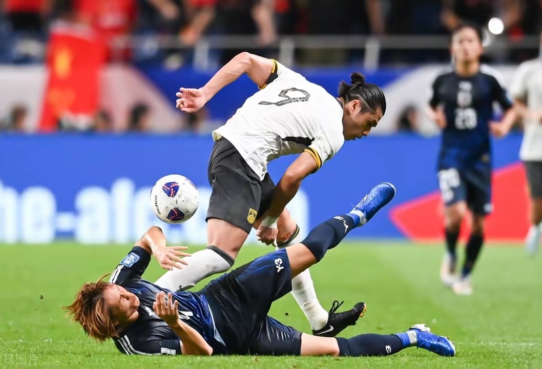 开云体育在线-日本队横扫中国队，奥恰洛夫点燃赛场