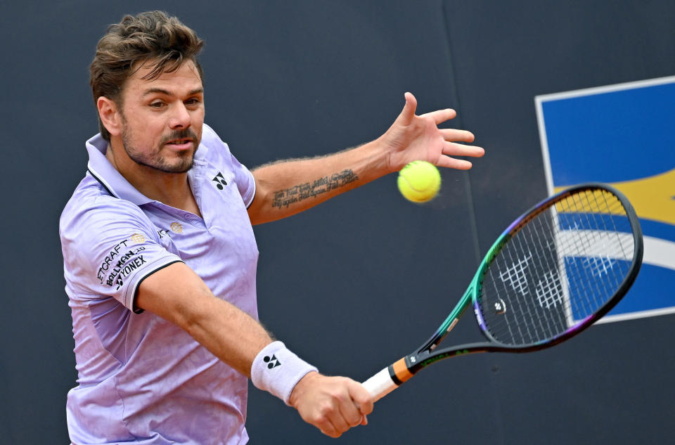 包含日本网球队鏖战西班牙网球队，瓦林卡惊艳世界的词条