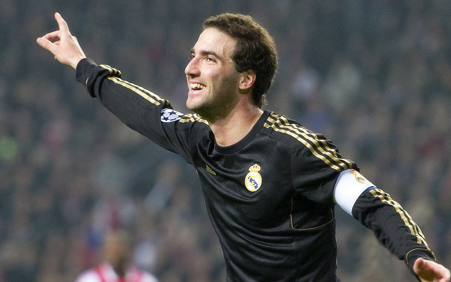 跨越疆界的焦点战,戈麦斯在阿森纳对阵喀麦隆友谊赛中证明自己